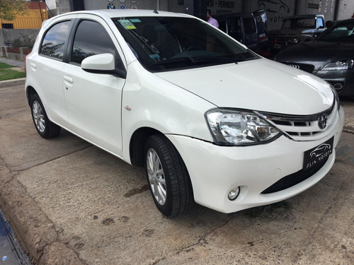 Toyota Etios Mod14 Anticipo $750.000 + Cuotas Fijas