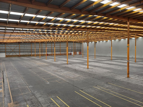 Bodega En Renta Cuautitlán. 8,400 M2. Andenes, Seguridad.