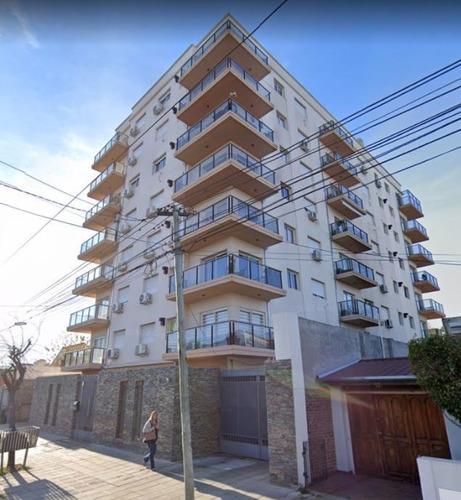 Departamento De 3 Amb Al Frente, Apto Credito Con Cochera Dormitorio Principal Con Baño En Suite Y Vestidor. Piscina, Sum, Parrilla ,quincho. Acepta Auto/camioneta Alta Gama En Parte De Pago