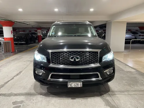 Infiniti QX80 5.6 7 Pasajeros At