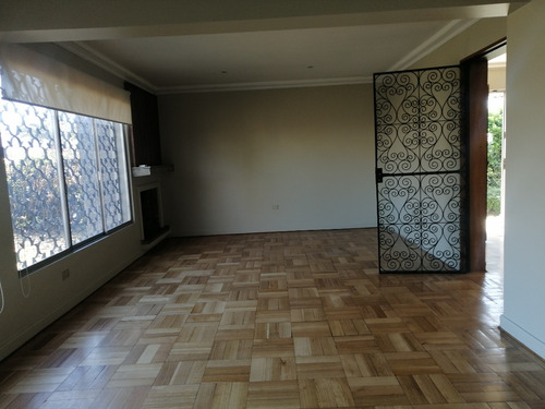 Avenida España, Casa Un Pisos, Aislada, Excelente Ubicación
