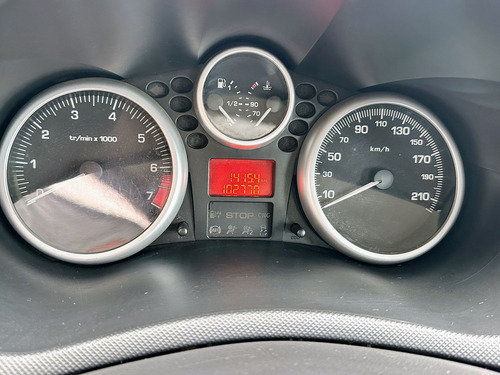 Peugeot 207 Passion 1.4 Xr 10 Anos Flex 4p