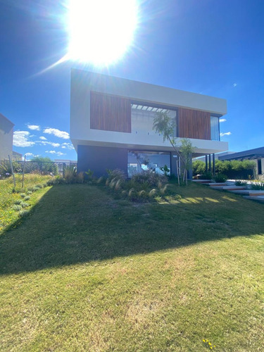 Casa En Venta En Villalobos, Pueblos Del Plata