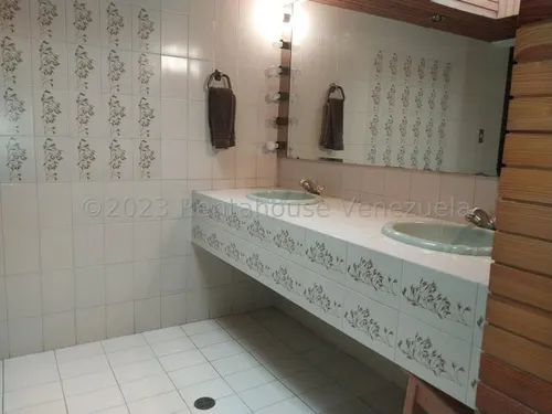 Casas En Venta Mls #24-12115