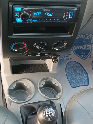 Imagen 6 de 12 de Kia Rio Stykus Ls