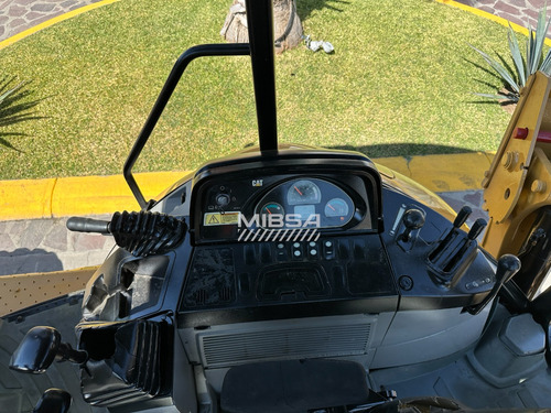 Retroexcavadora 416f /case / John Deere