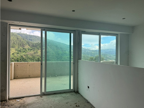 En Venta Apartamento De 113 Mts2 + 27.5 Mts2 De Terraza