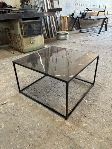 Mesa Ratona De Porcelanato Simil Marmol Cuadrada