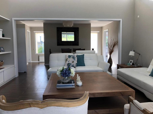 Venta Casa En Altos De La Tahona