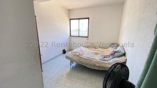 Edificio En Venta En Centro Barquisimeto Lara -- %%m-c-t%% Cod. 23 Guion 9 3 4 3