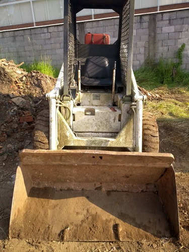 Bob Cat 711 Trator Motor 2 Cilindro