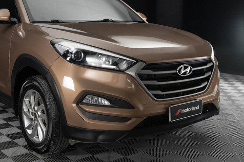 Imagen 4 de 25 de Hyundai Tucson Gl Sport - Motorland Permuto / Financio