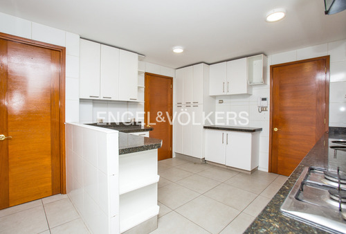 Casa En Venta San Carlos De Apoquindo/ U. Andes