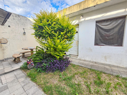 Venta Casa 6 Ambientes Con Patio, Quincho Y Cochera - Villa Ballester