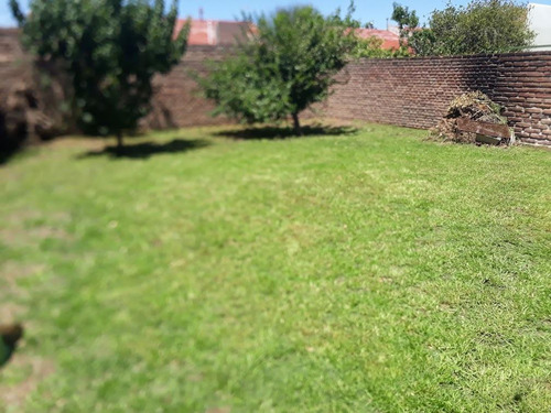 Casa En Venta - 3 Dormitorios 1 Baño - 110mts2 - Bahia Blanca