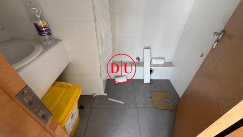 Box De 29 M² | Un Ambiente En Edificio Médico Nuevo Prado