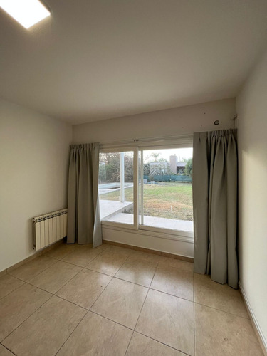 Funes. Venta. Funes Hills Cadaques. 3 Dormitorios. Suite. Piscina. Bv. Principal. 1 Planta.