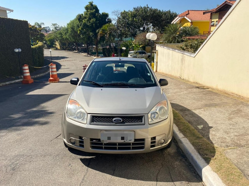 Imagem 4 de 15 de Ford Fiesta 2009 1.0 Flex 5p 68.8 Hp