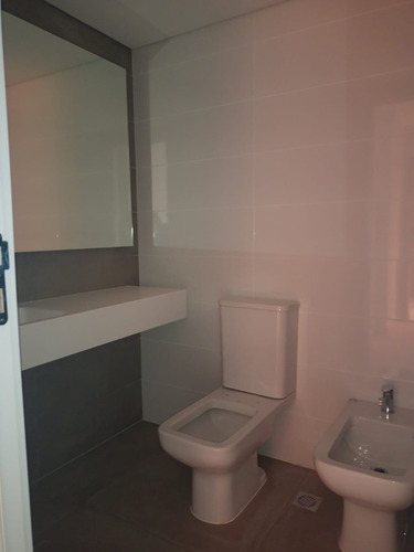 Imagen 4 de 13 de Alquilo Monoambiente En Rambla De Malvín Edificio Torre Arenas