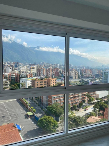 Apartamento Remodelado En Venta, Urb. Las Mercedes