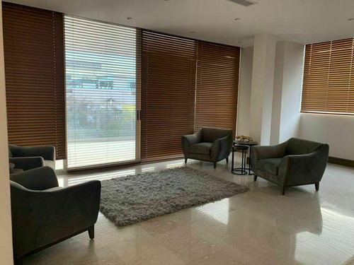 Departamento En Venta En Santa Engracia En San Pedro Garza García