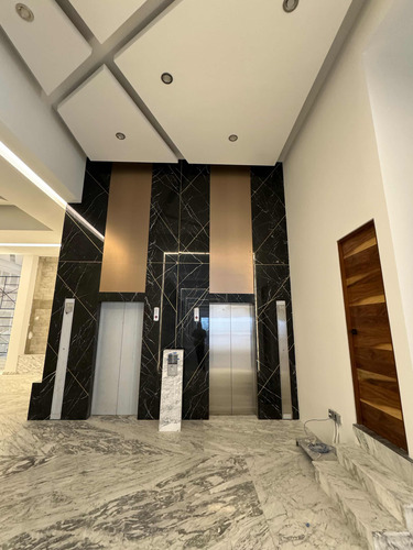 Local Nuevo En Pedregal De 1600 Mt2 Altura Hasta 6 Mts Sobre Periférico Uso Mixto Junto Artz