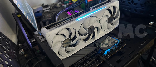 Geforce Rtx 5070 Eagle Oc Ice 12gb (Usado)