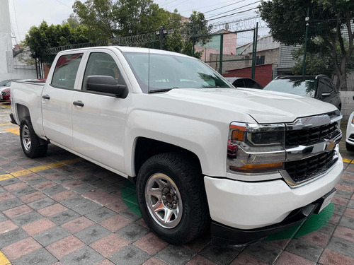 Imagen 3 de 15 de Chevrolet Silverado 2017 5.4 2500 Doble Cabina Ls 4x2 At