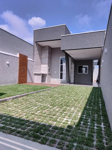 Casa Com Ótima Localização!