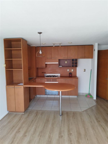 Departamento En Venta De 2 Dorm. En Santiago