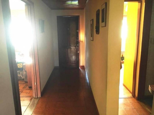 Imagen 6 de 30 de En Venta. Importante Casa Con Amplio Jardin. 900m2 Pellegrin