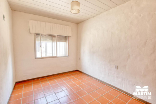 Depósito Y Casa De 3 Ambientes Con Patio Terraza Y Cochera Varios Autos