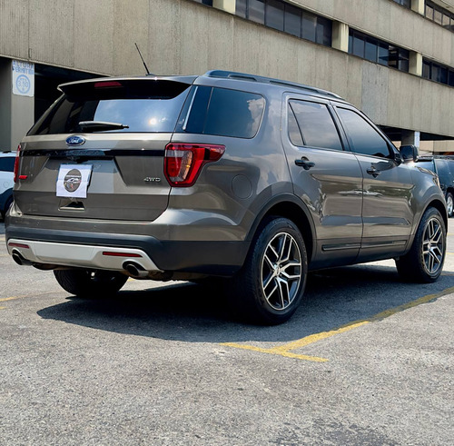 Ford Explorer Sport V6 4x4