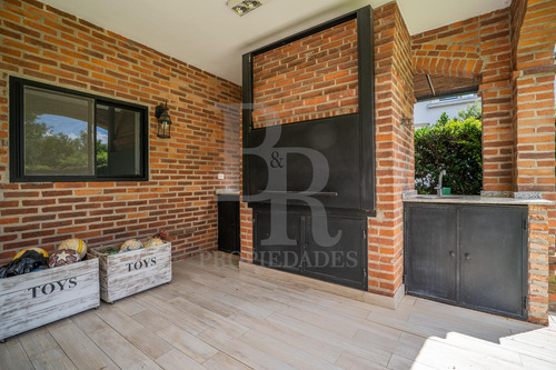 Excelente Casa En Venta Miraflores Country Club - Las Lomitas