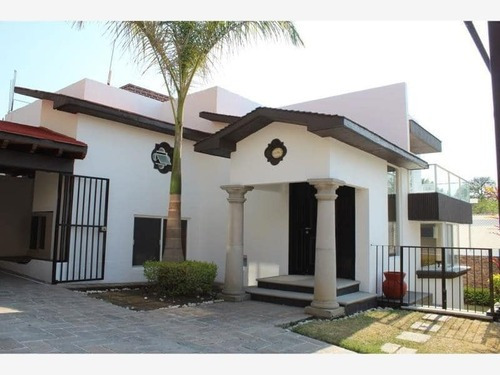 Imagen 1 de 10 de Casa En Renta En Avenida Palmira Cuernavaca