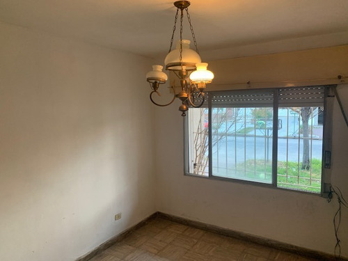 Imagen 8 de 20 de En Venta Casa, Muy Buena Ubicación, A Metros Del Colegio Padre Respuela (junín-bs As)