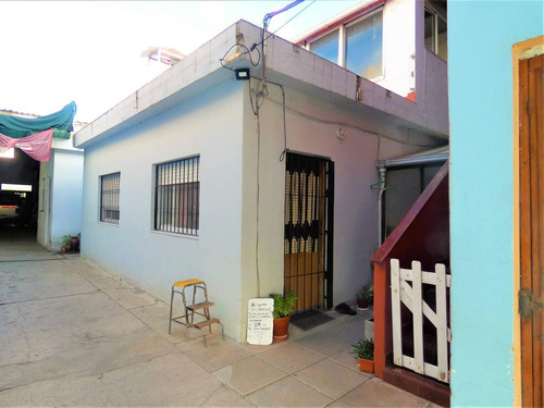 Imagen 10 de 30 de Venta En Block: Galpón + Dos Departamentos + Dos Locales