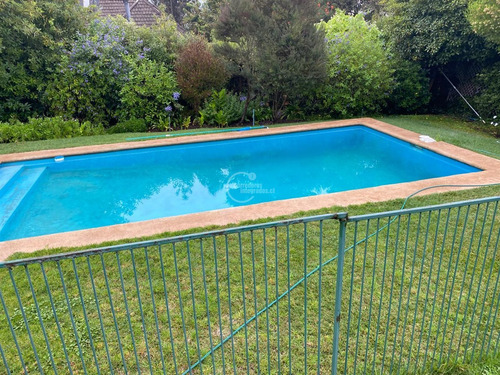Casa En Arriendo De 3 Dormitorios En Santo Domingo