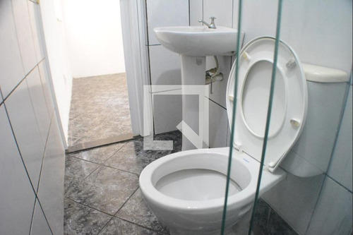 Imagem 13 de 15 de Casa Para Aluguel - Itapuã, 1 Quarto, 42 M² - 893642447