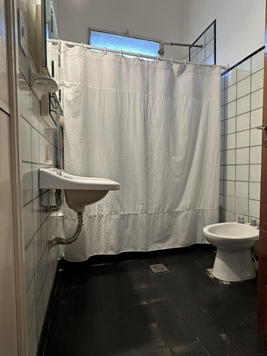 Barrio Juniors - Se Vende Casa De 2 Dorm - Patio Con Asador - Disponibilidad Inmediata