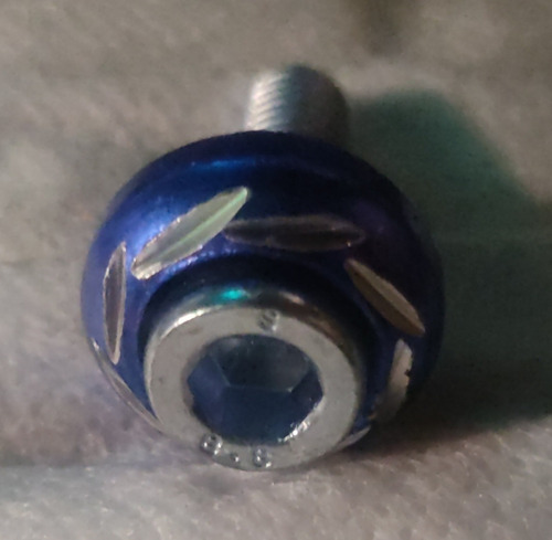Imagen 3 de 4 de Tornillos Decorativos Moto Y Carro Con Tuerca