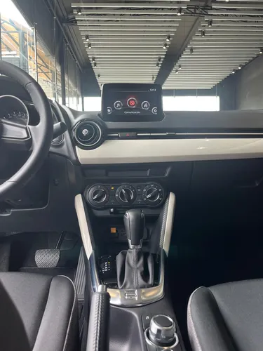 Mazda 2 Sedan Touring 2026/ Ms
