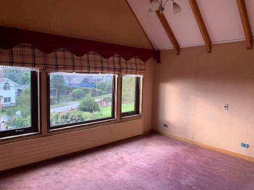 Casa En Venta De 5 Dorm. En Puerto Varas