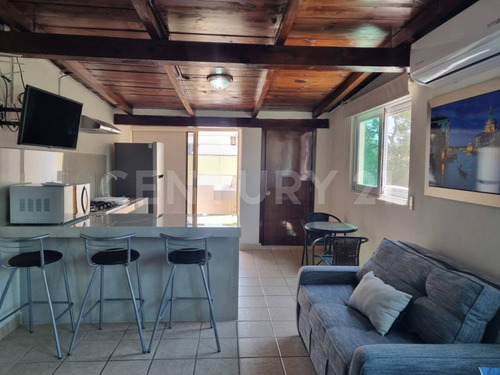 Estudio En Renta En Villa Hamburgo, Colonia Versalles, Puerto Vallarta, Jal.