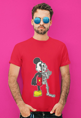 Remera Roja De Mickey Mitad Esqueleto