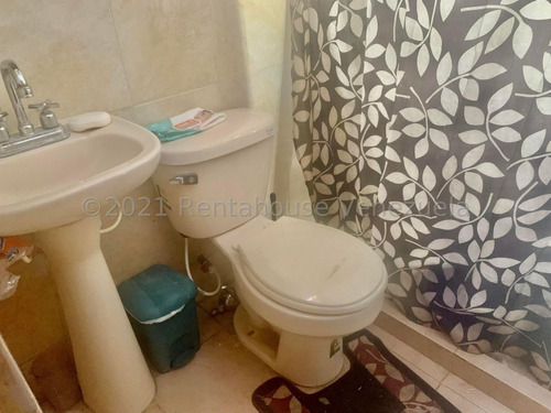 Imagen 8 de 10 de Casa En Venta Semiamoblada Con Buena Ubicación En La Puerta Maraven