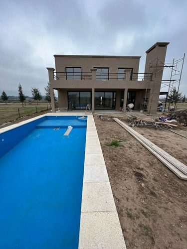 Imagen 10 de 24 de Casa En Venta En Barrio El Naudir