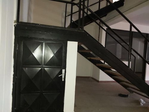 Imagen 27 de 30 de Local Comercial En Venta En Centro Barquisimeto Lara ++22-11158 */ M.c T. N° +0-4-2-4- 5.5.6. 5.7. 5.9 *--**
