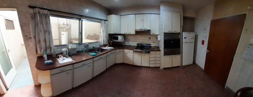 Local De 120 Mts2 + Departamento De 4 Ambientes + 2 Cocheras