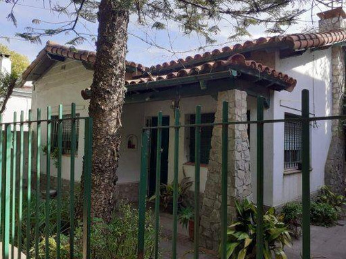 Casa En Venta - 2 Dormitorios 1 Baño - 400mts2 - Manuel B. Gonnet, La Plata